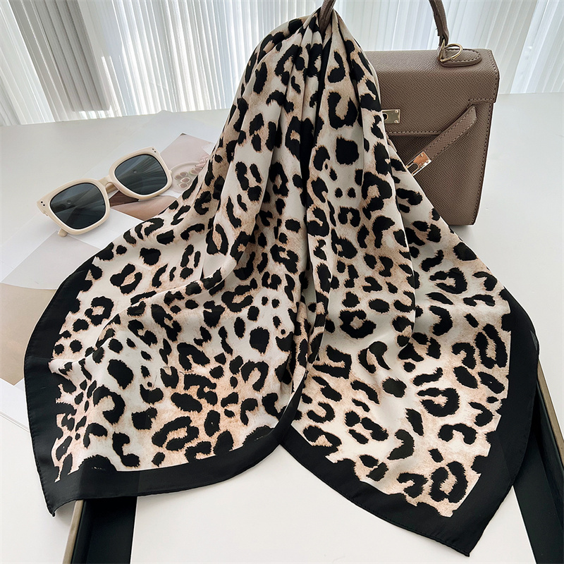 70cm Square Luxury Leopard Pri - огляд і ціна Scarf Silk Square