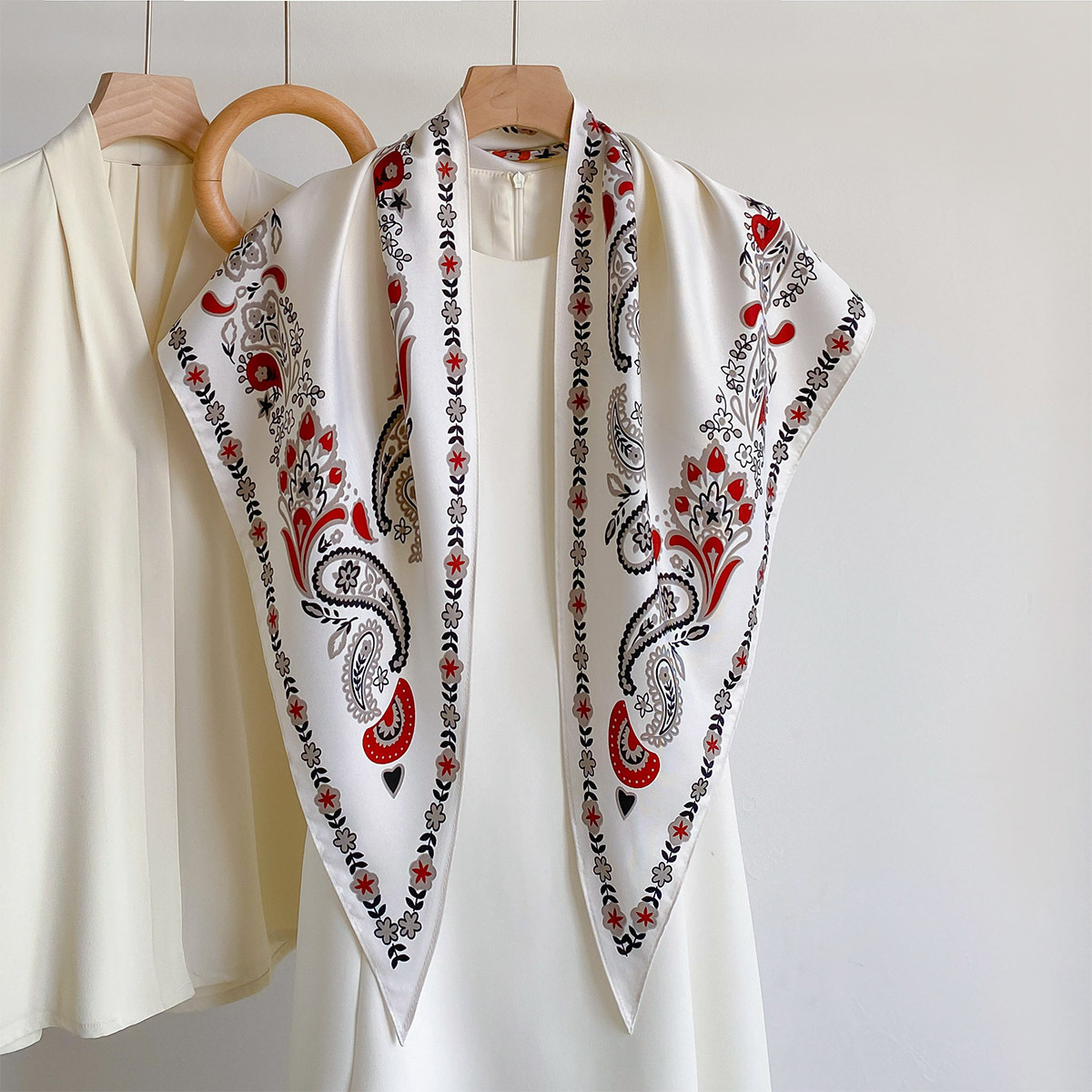 Exquisite New Satin Triangle K - огляд і ціна Face Scarf Mask