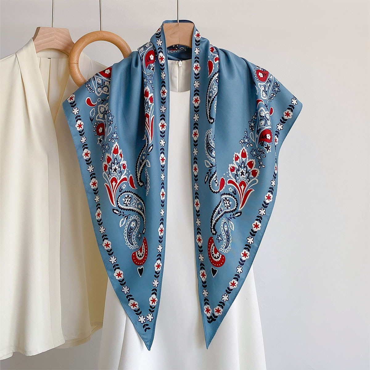 Exquisite New Satin Triangle K - огляд і ціна Face Scarf Mask